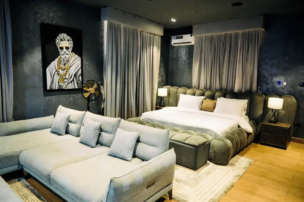 Mo's Place by Zuno Homes