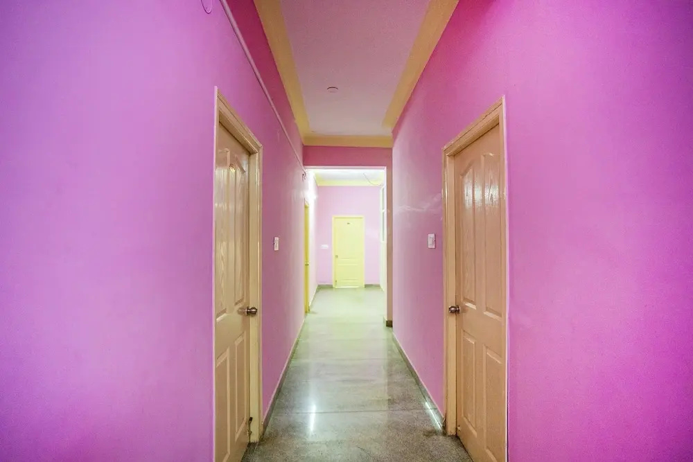 OYO 17136 Hotel Chinmayee Inn