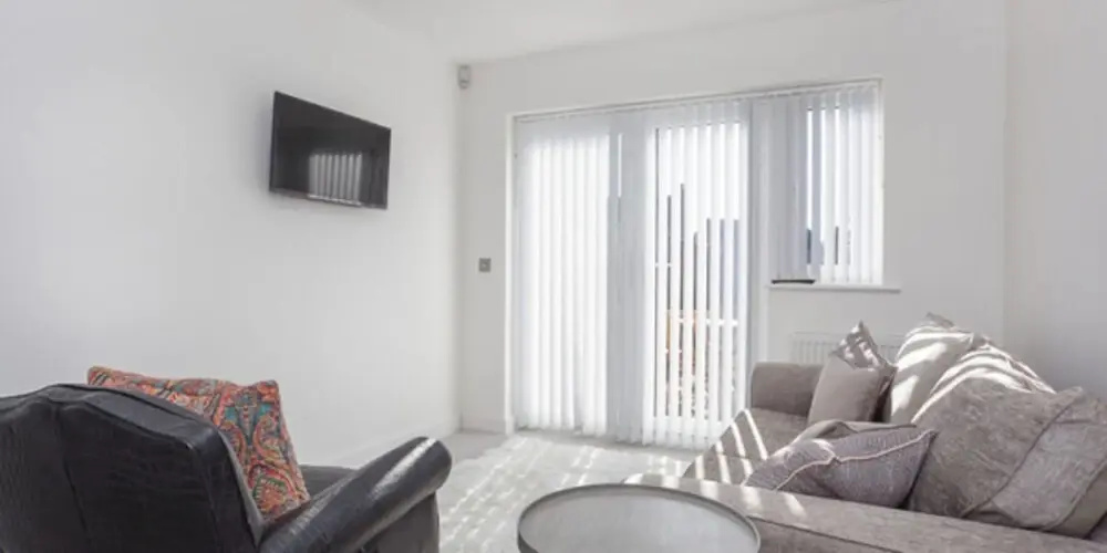 Whitehouse Apartments- Apartment B