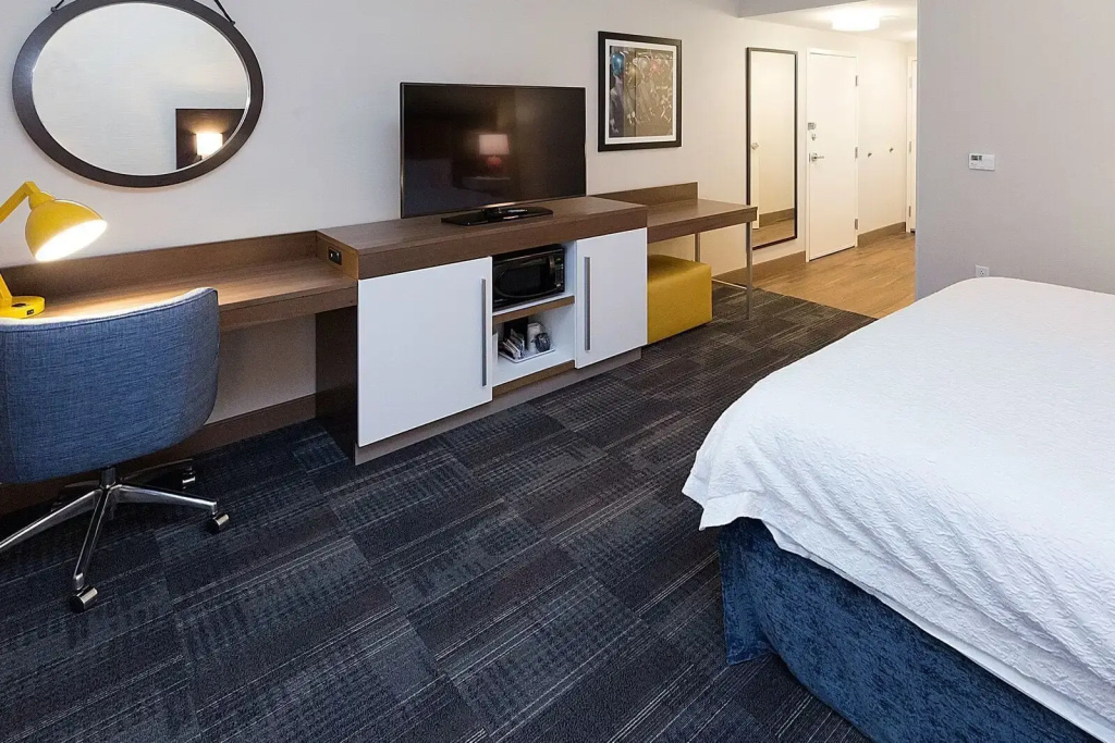 Hampton Inn & Suites Morgantown / University Town Centre