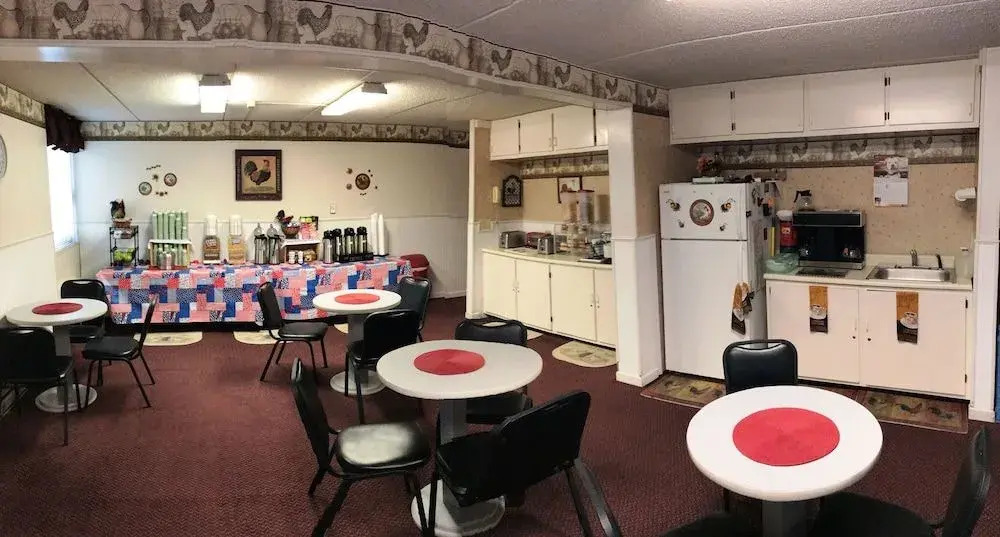 Econo Lodge Watertown