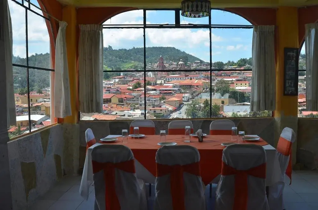 Hotel and Restaurant Los Arcos