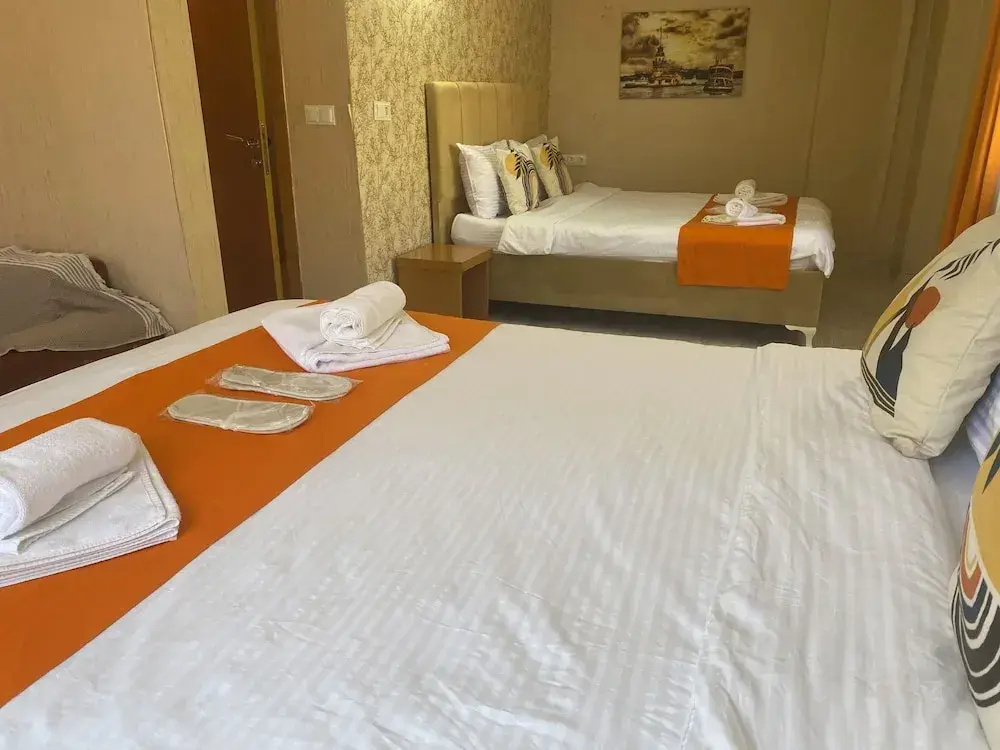 Aura Hotel