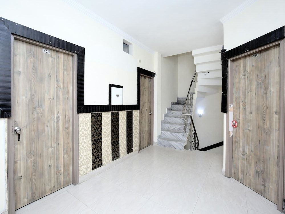 OYO 14621 Dream Residency