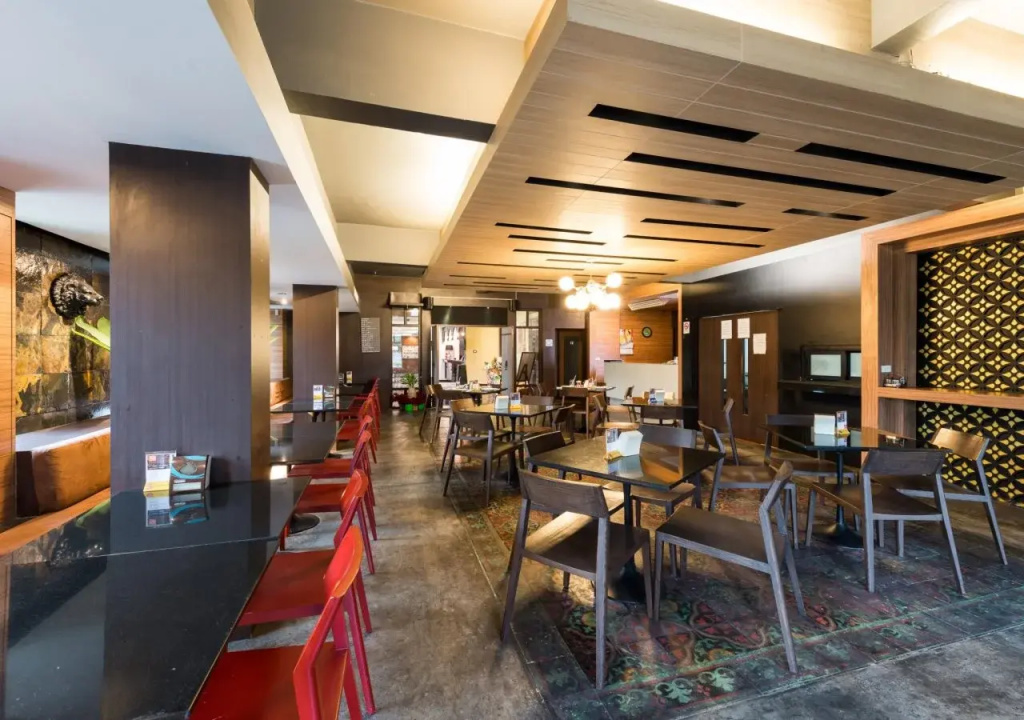 Q Hotel