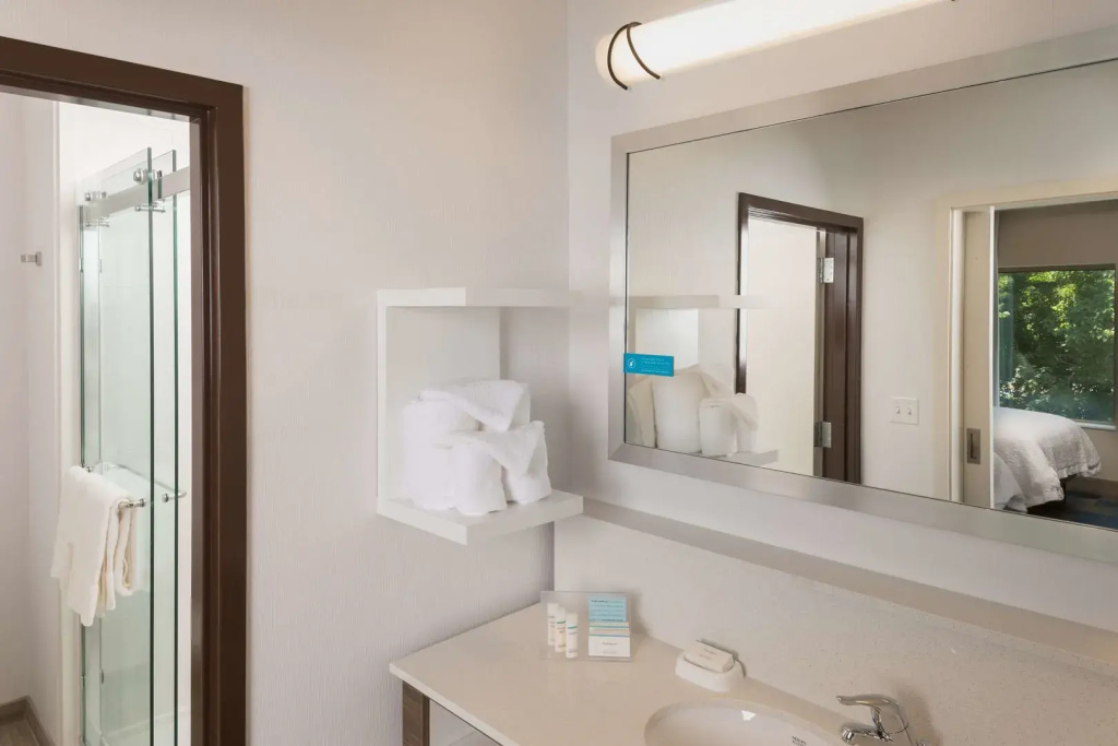 Hampton Inn & Suites-Asheville Biltmore Village, NC