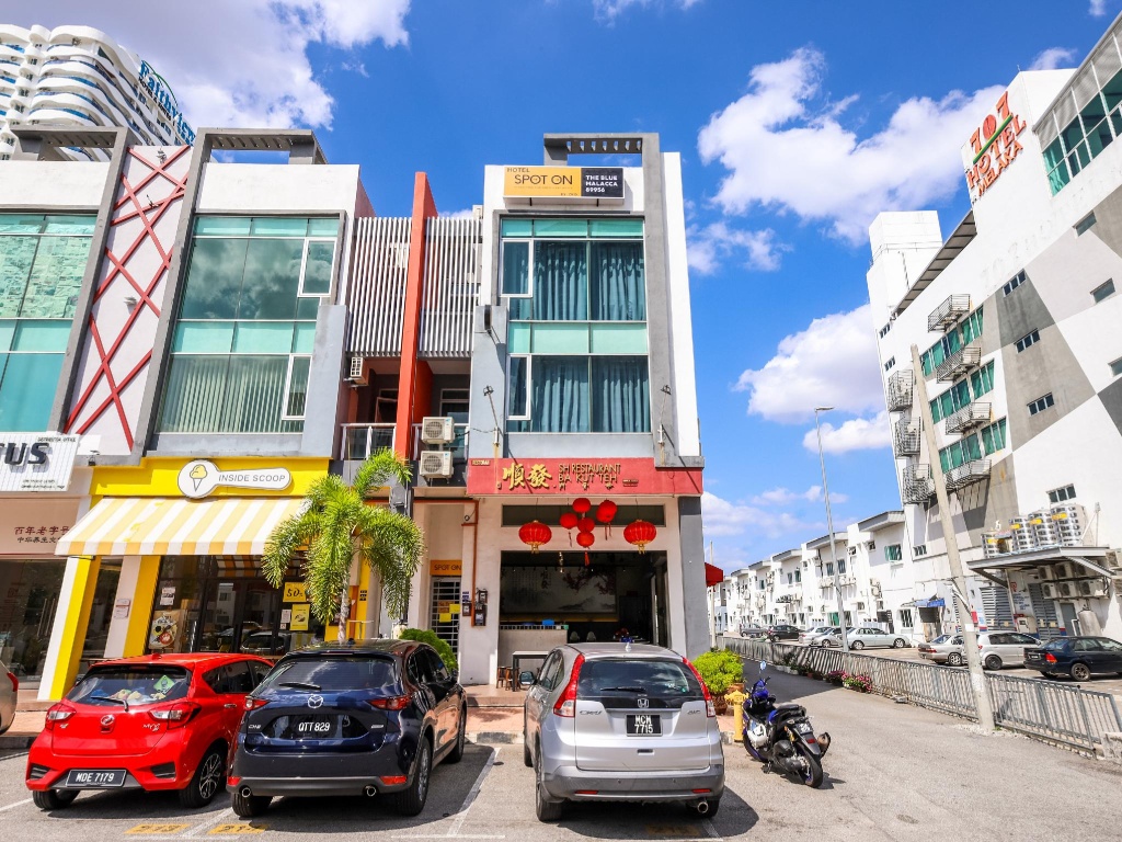 SPOT ON 89956 The Blue Malacca