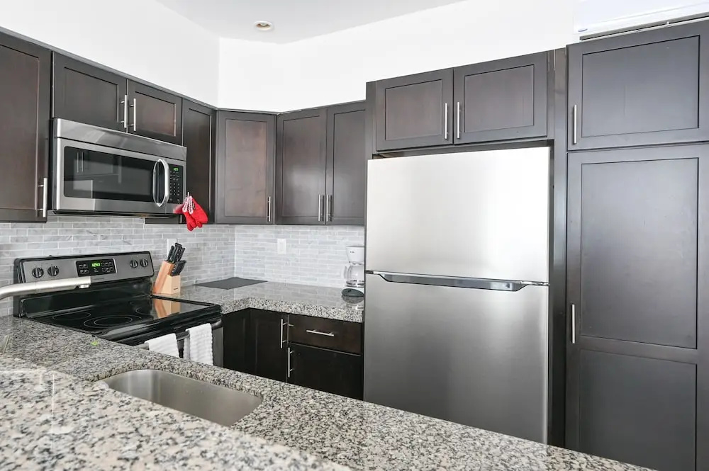 Brand-new All-suite Triplex Unit Near Beach 2 Bedroom Duplex