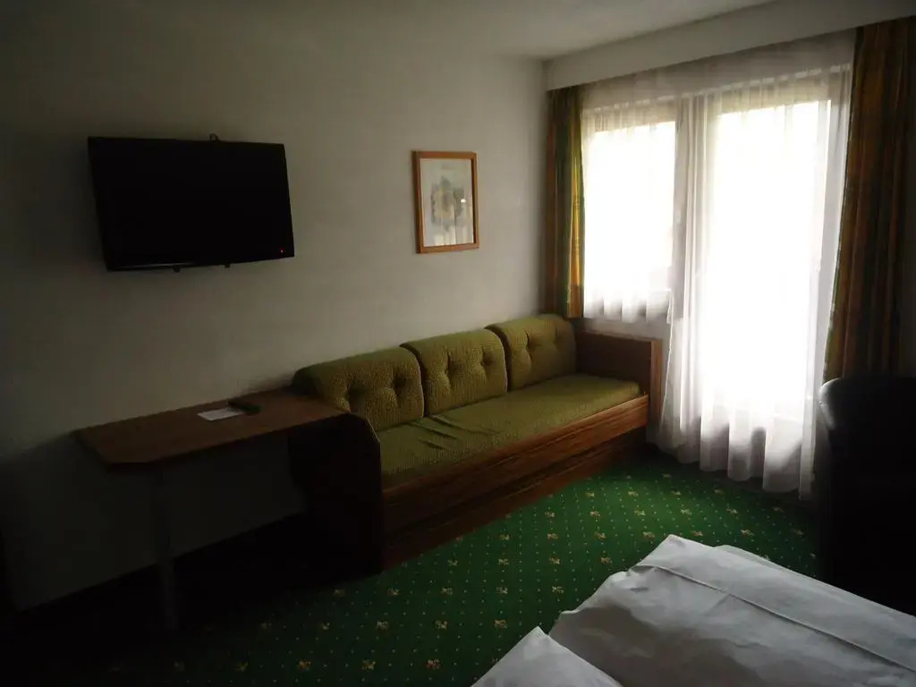 Hotel Dorfgasthof Schlösslstube