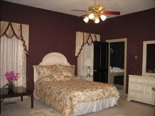Spruce Hill Inn Mansfield