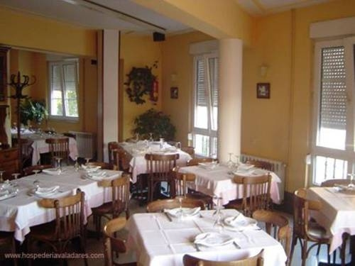 Hostal Valadares