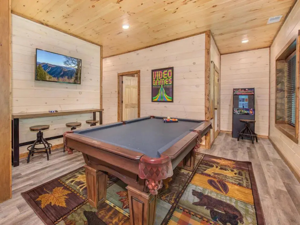 Three Little Bears, 3 BRs, Pool, Hot Tub, Game Room, Sleeps 10