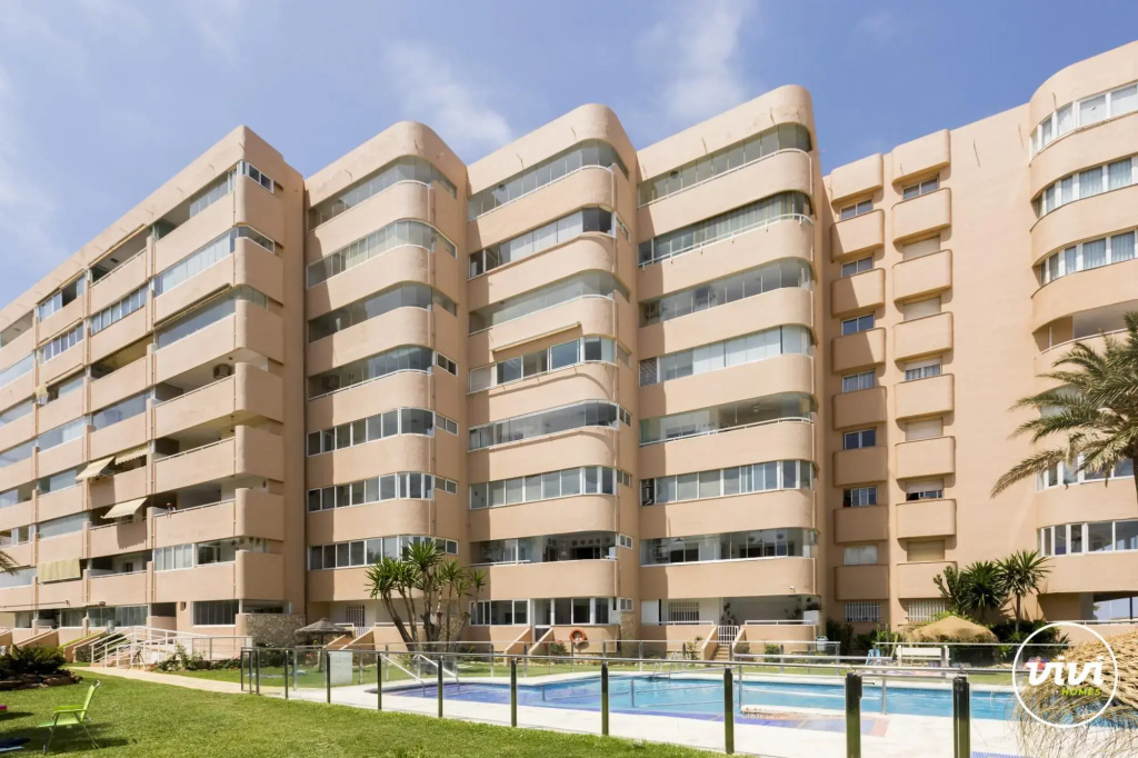 Rio in Fuengirola with 3 bedrooms and 2 bathrooms