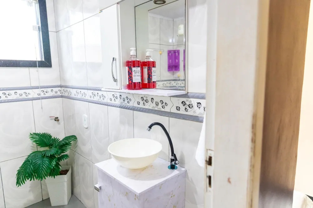 Casa com Wi-fi e Churrasqueira a 300m da Praia