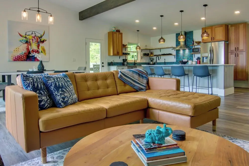 Modern Fairview Retreat: Spacious Deck + Mtn View!