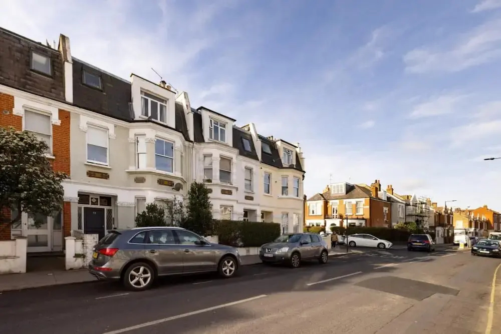 The London Crib - Relaxing 1bdr Flat With Terrace