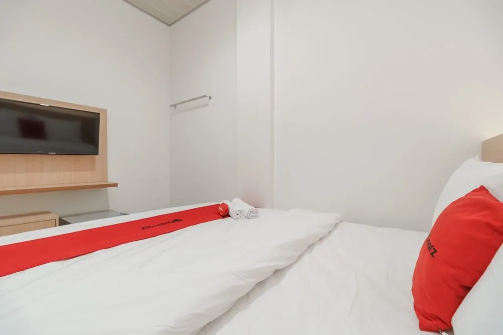 RedDoorz Plus near RS RK Charitas 2 Palembang