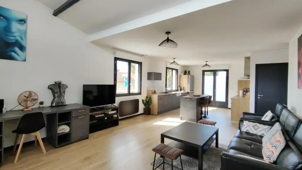 Villa Papillon***. Location appartement 1er étage