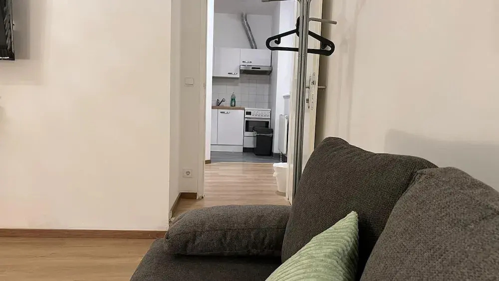 Lovely 3BR Apt With Balcony Rennweg