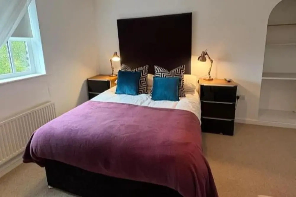 2 Bed-sleeps 3-parking-town Centre
