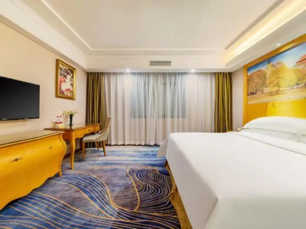Vienna Hotel Shenzhen Gongming Huafa North Road
