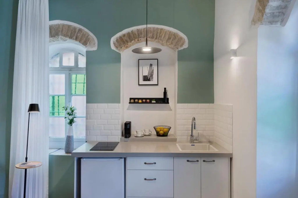 Villa Albi - Machne Yehuda Hotel