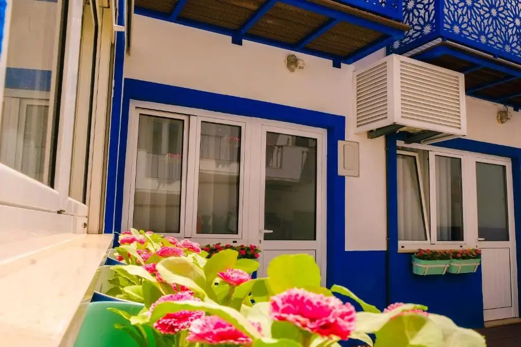 Iris Apartment