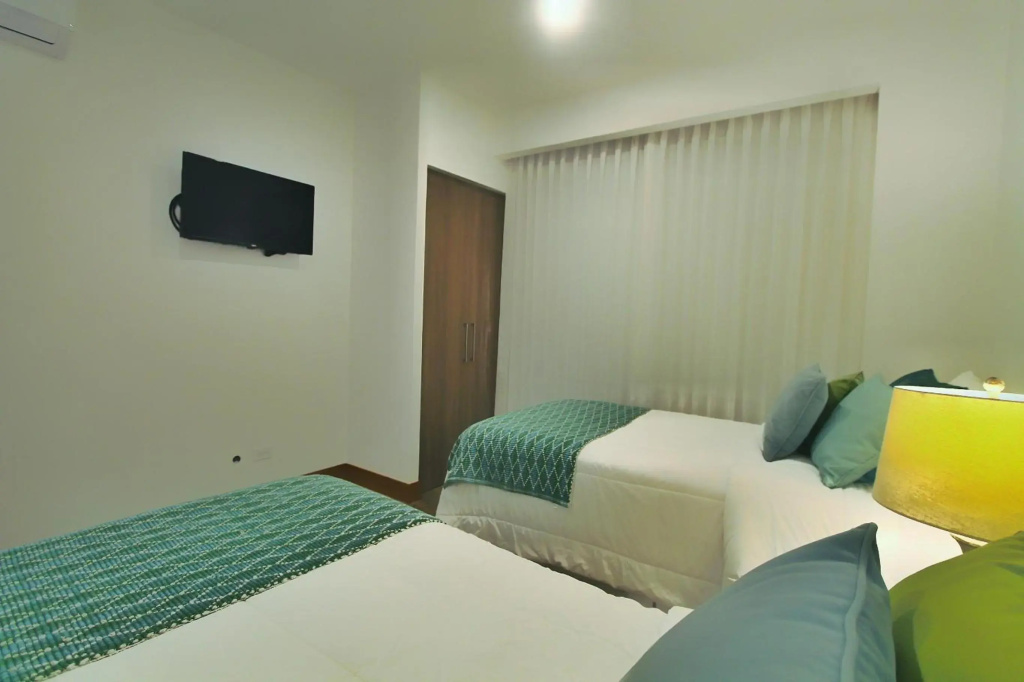 Condo for up to 4 guest in a resort-like community, just steps form the beach