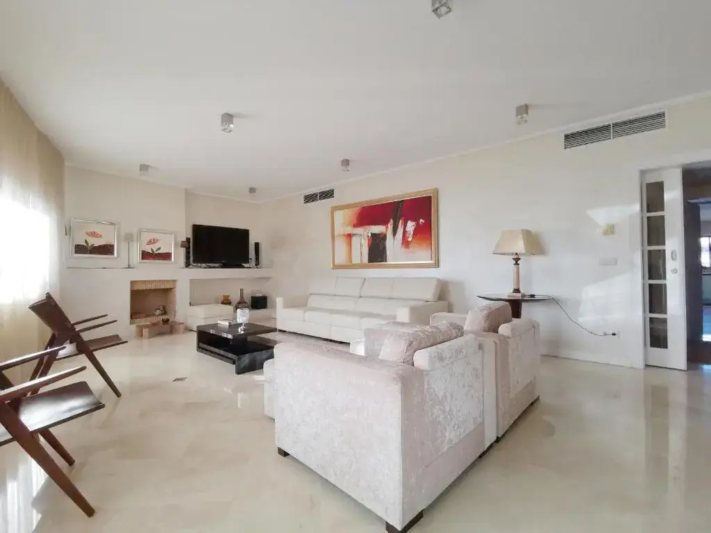 Entire floor parque nacoes prime apartments expo30