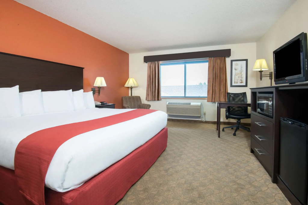 AmericInn by Wyndham Ames