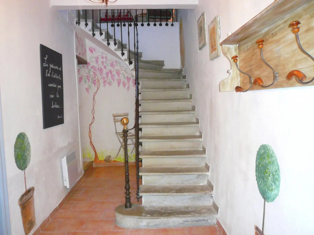 Charming Holiday Home in La Caunette with Swimming Pool