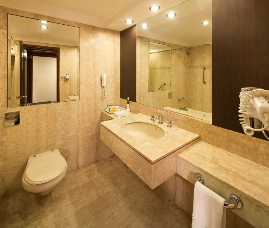 V Sarovar Portico MI Road Jaipur