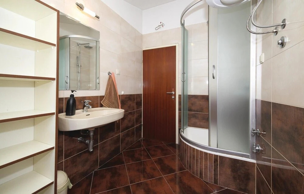Awesome Home in Kastel Kambelovac With Wifi and 3 Bedrooms