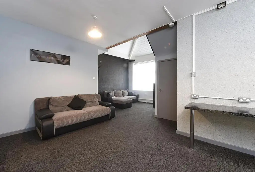 Penthouse Warehouse Slps 18 (61)
