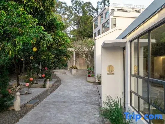 Guangzhou Sunset • Mountain & Wild Designer Homestay