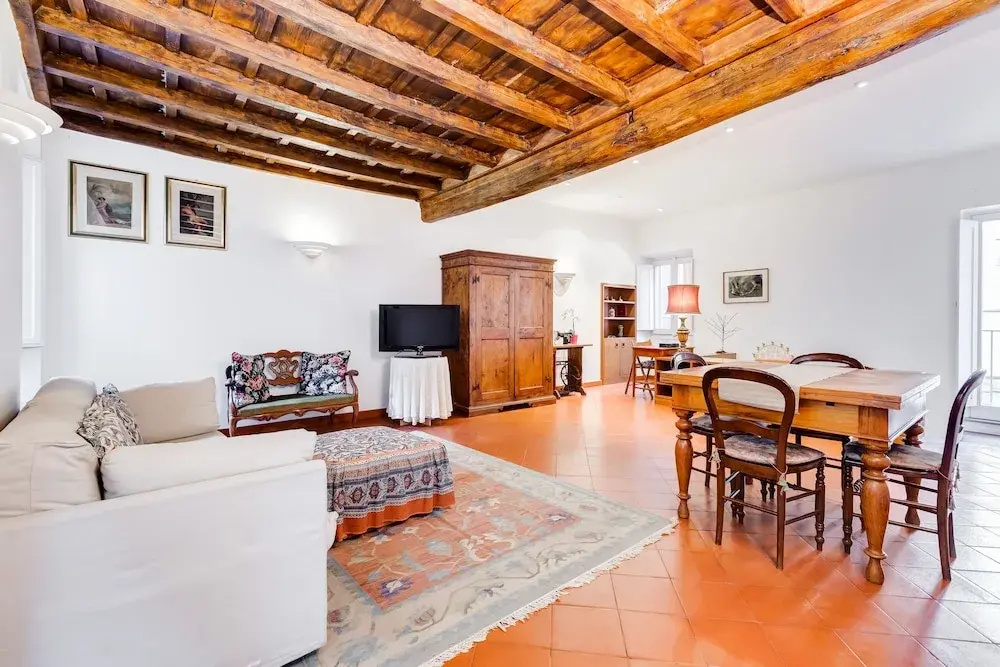 Wonderful Apartment near Trevi Fountain