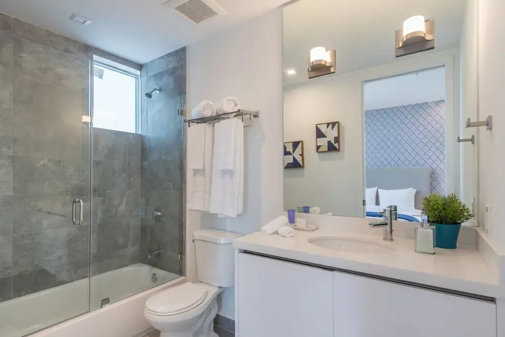 VHC Luxury Apartments 538 Apt #403