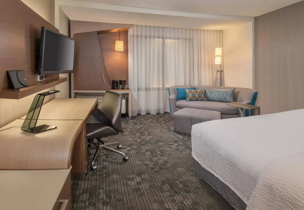 Courtyard by Marriott New York Queens/Fresh Meadows