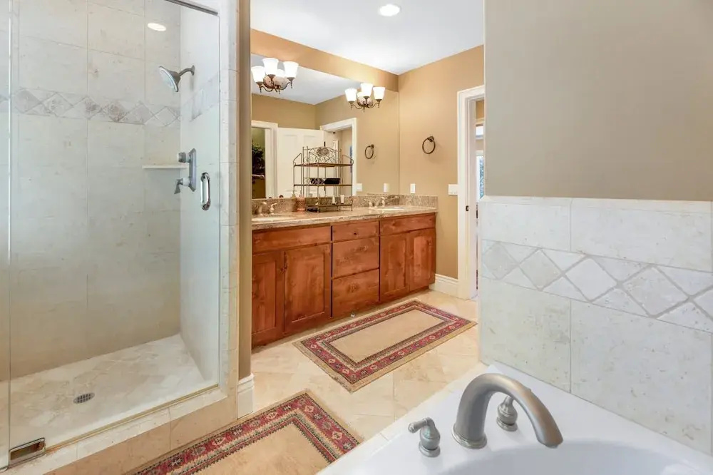 4BR 4.5BA Luxurious Tahoe Retreat with Hot Tub S Lake Tahoe by RedAwni