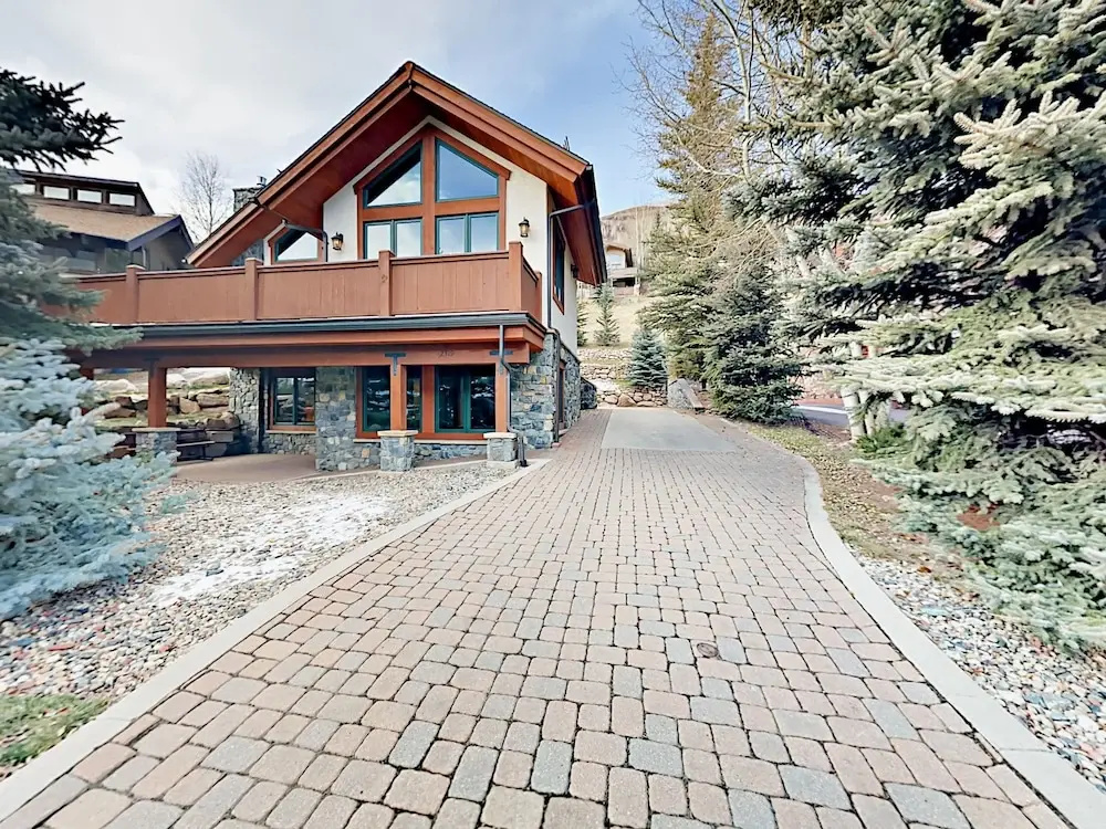 2319 Chamonix Ln Home
