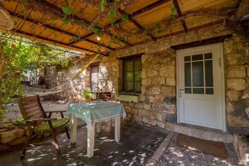 Hemdatya Stone Suites In The Galilee