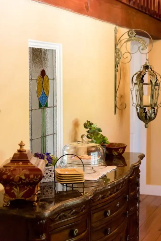 Plantation Oaks Inn