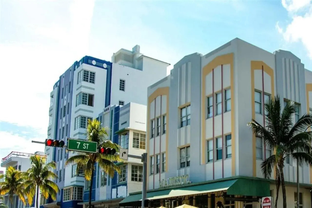 Majestic Hotel South Beach
