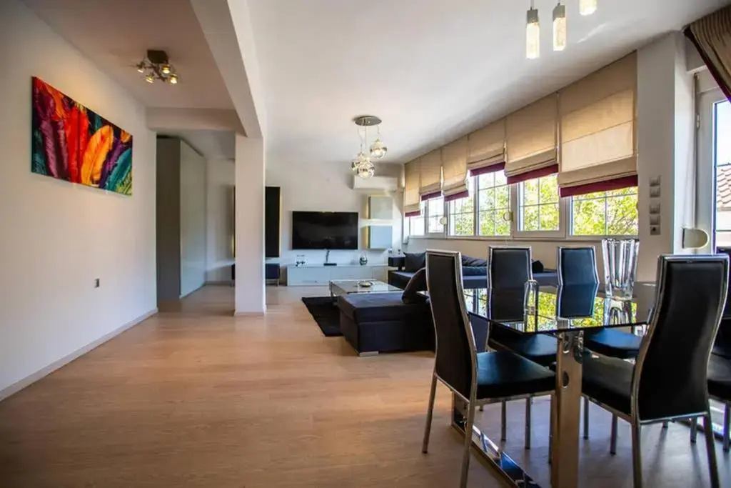 A Stylish Apartment In The Center Of Kastoria