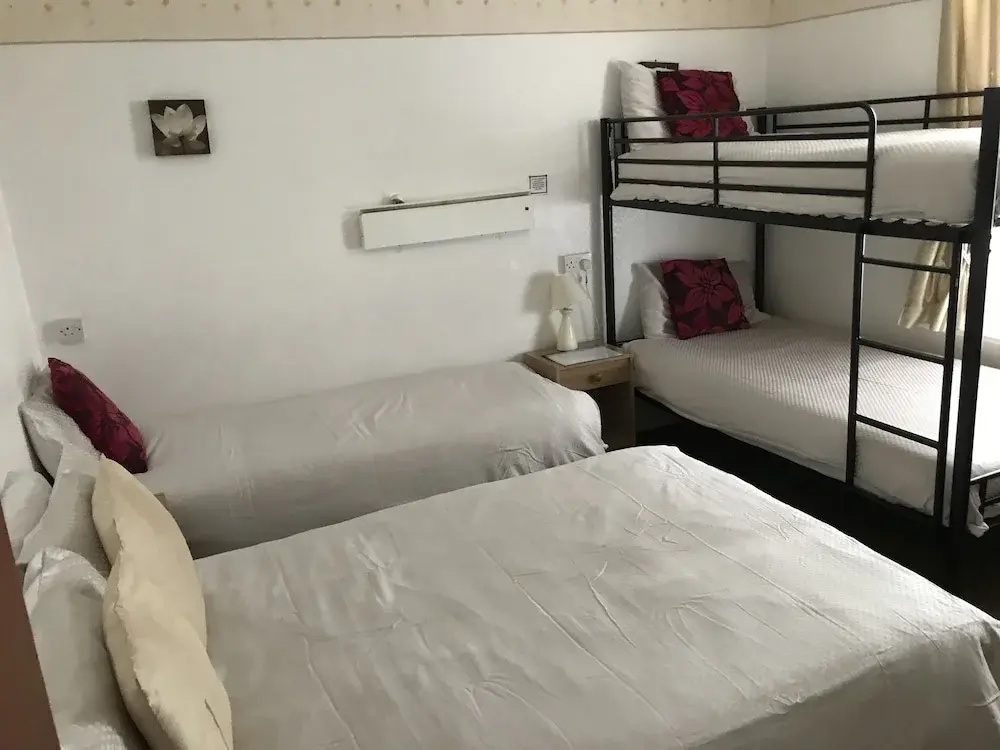 Alondra Hotel