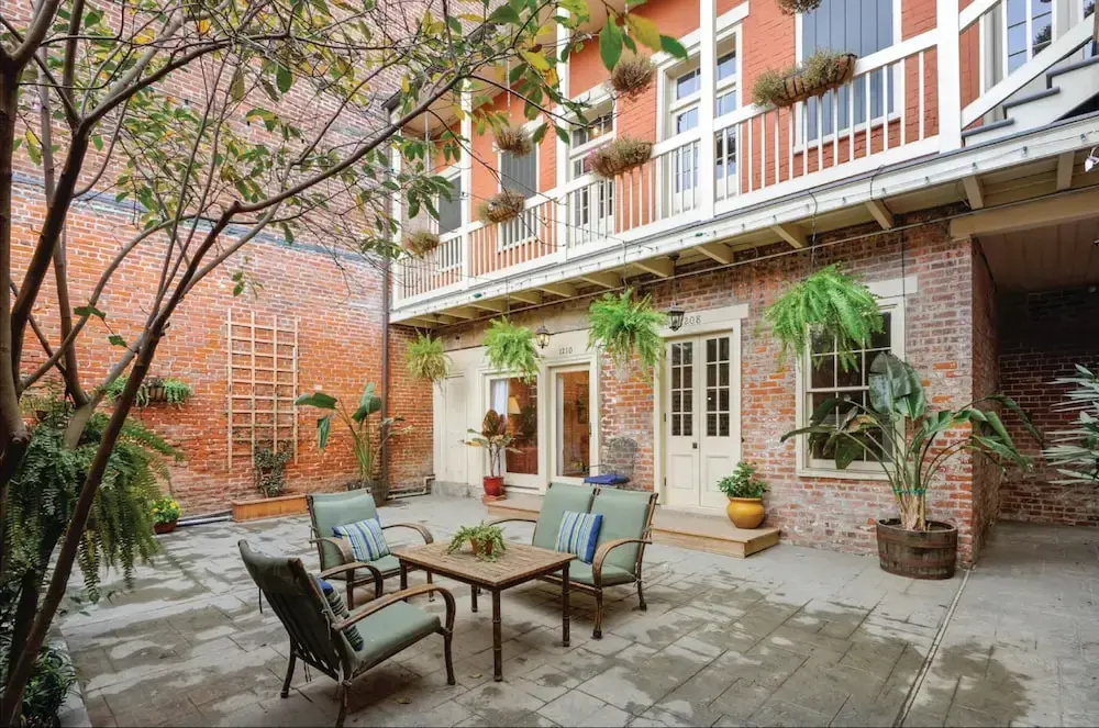 N Rampart Apartments - Lux 3BD 2BA French Quarter w Courtyard