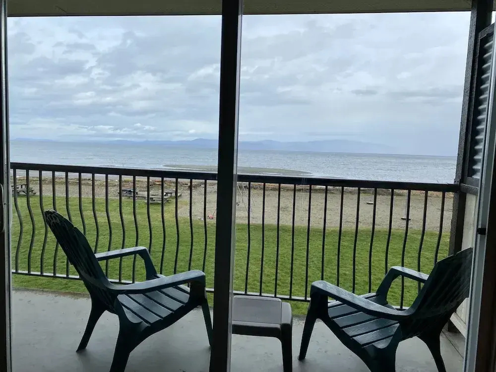 Sea Edge Beachside Hotel