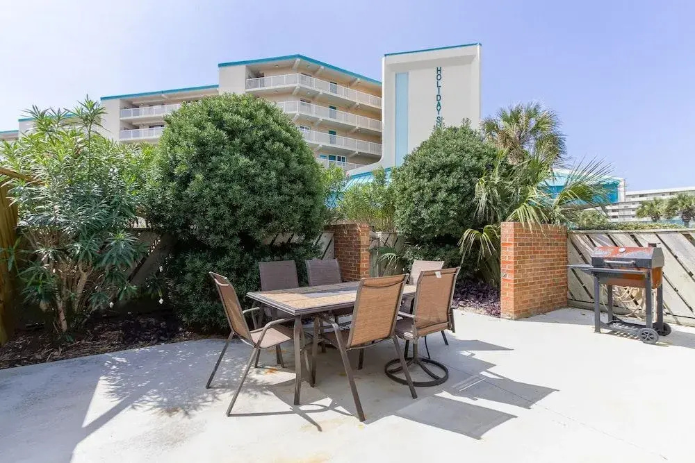 Gulf Shore Condo #2A - 2 Br condo by RedAwning