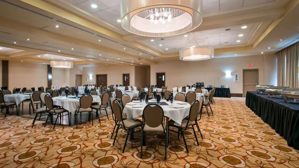 Best Western Sunrise Inn & Suites