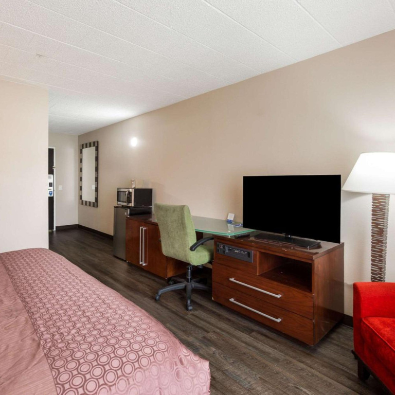 Fairmount Inn & Suites - Stroudsburg, Poconos
